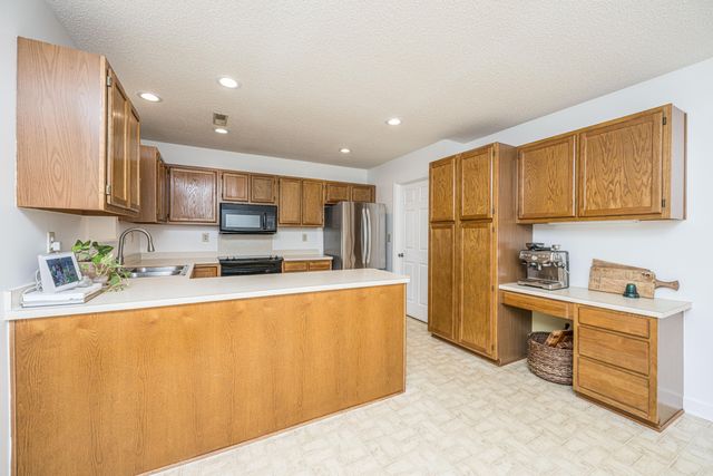 8167 Sherbrooke Lane, North Charleston, SC 29418