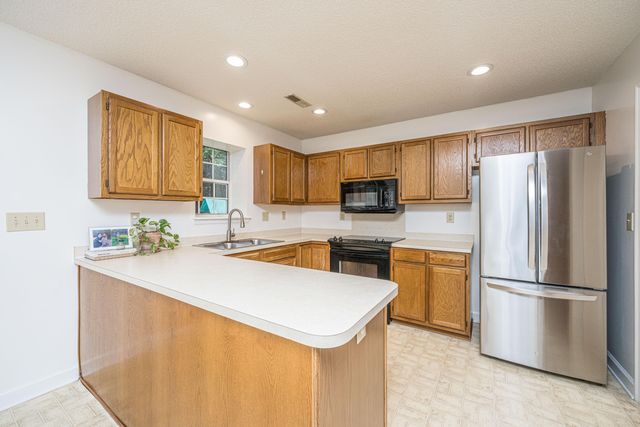 8167 Sherbrooke Lane, North Charleston, SC 29418