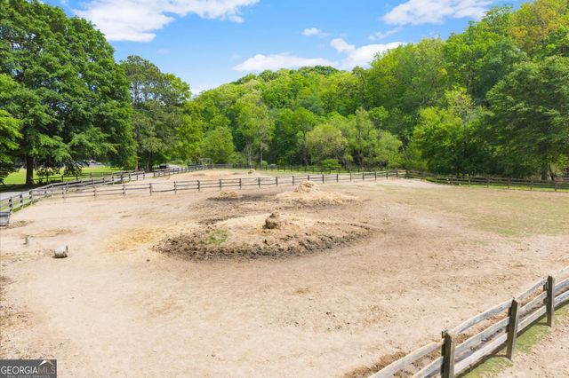 9335 Huntcliff Trace, Atlanta, GA 30350