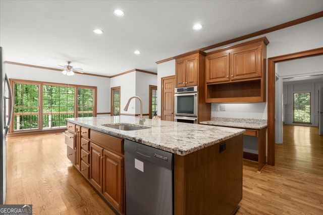 9335 Huntcliff Trace, Atlanta, GA 30350