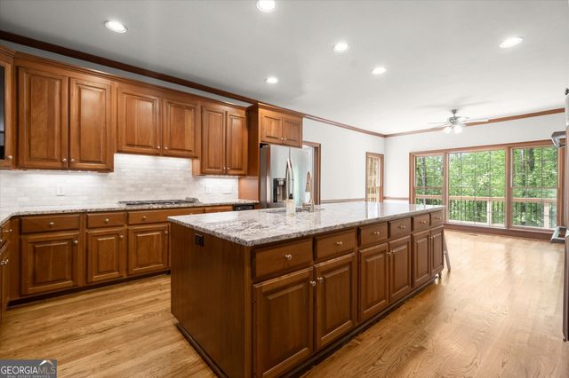 9335 Huntcliff Trace, Atlanta, GA 30350