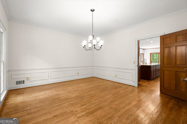 9335 Huntcliff Trace, Atlanta, GA 30350