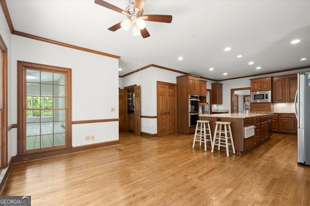 9335 Huntcliff Trace, Atlanta, GA 30350
