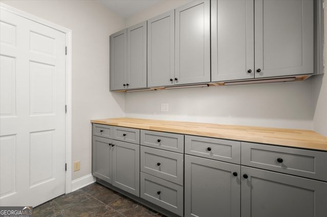 9335 Huntcliff Trace, Atlanta, GA 30350