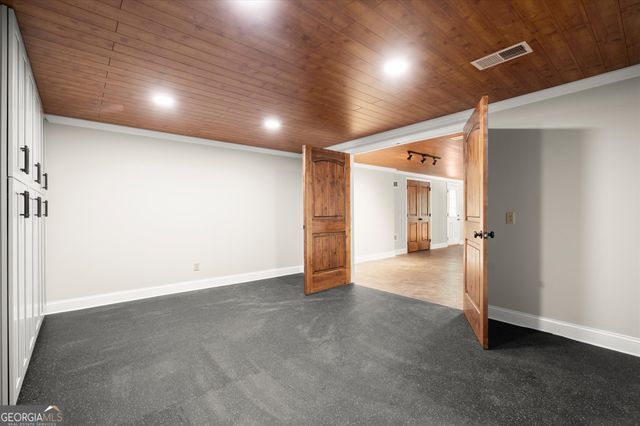 9335 Huntcliff Trace, Atlanta, GA 30350