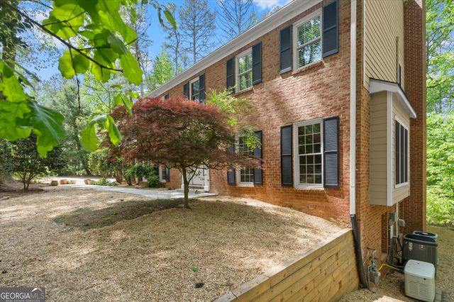 9335 Huntcliff Trace, Atlanta, GA 30350