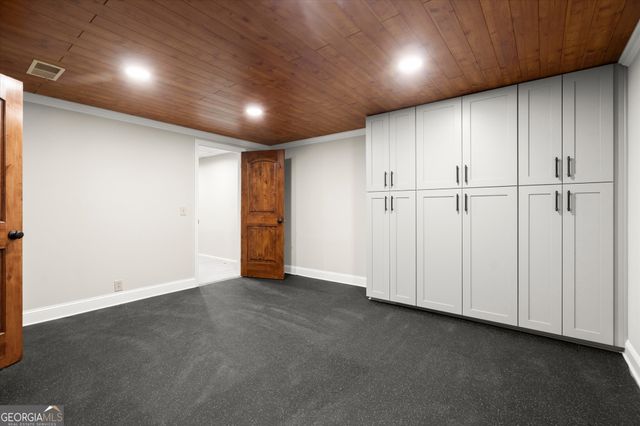 9335 Huntcliff Trace, Atlanta, GA 30350