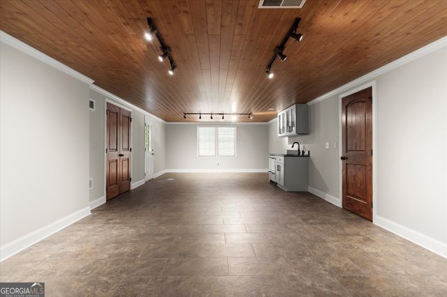 9335 Huntcliff Trace, Atlanta, GA 30350