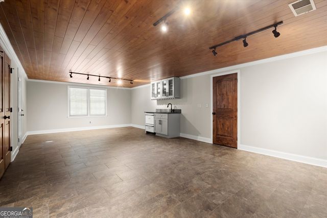 9335 Huntcliff Trace, Atlanta, GA 30350