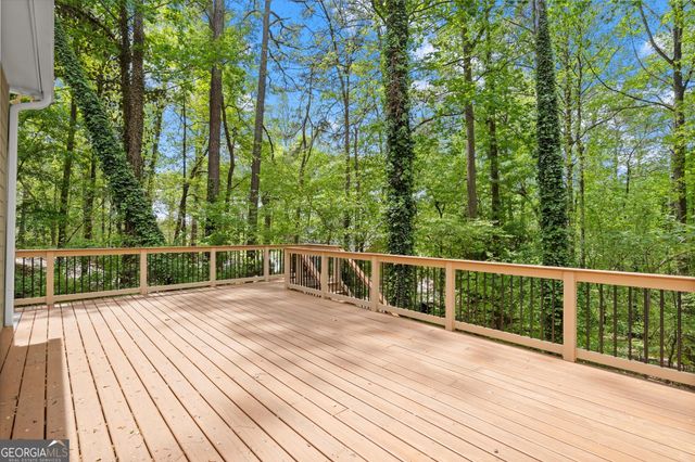9335 Huntcliff Trace, Atlanta, GA 30350