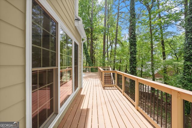 9335 Huntcliff Trace, Atlanta, GA 30350