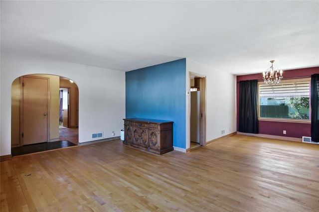 1613 Main Street, Eau Claire, WI 54701