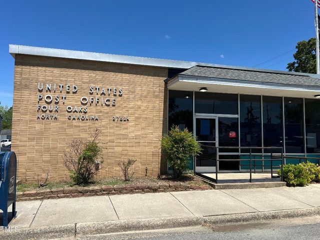 169 Pecan Valley Way, Four Oaks, NC 27524