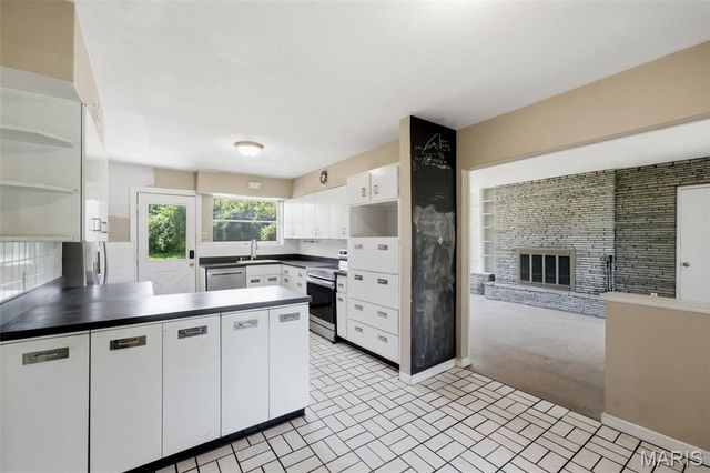 13 Terrace Gardens, Frontenac, MO 63131