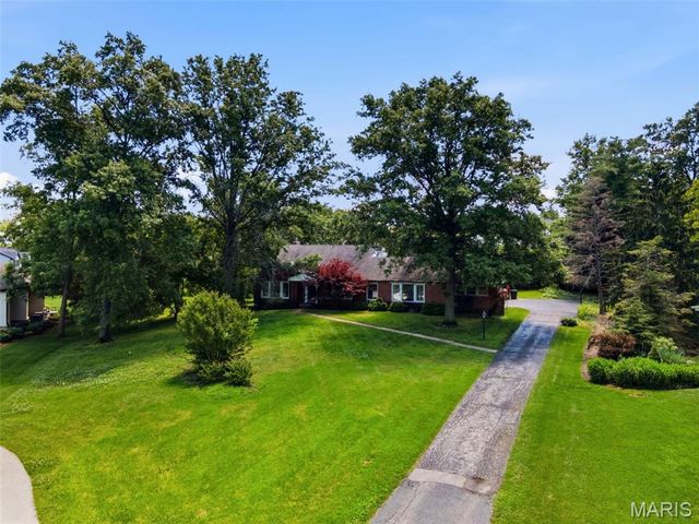 13 Terrace Gardens, Frontenac, MO 63131