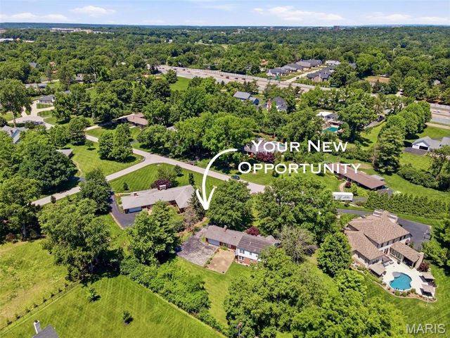 13 Terrace Gardens, Frontenac, MO 63131
