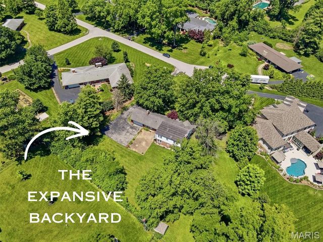 13 Terrace Gardens, Frontenac, MO 63131