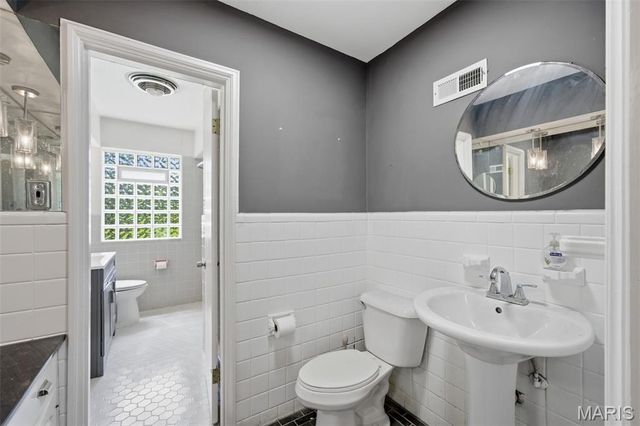 13 Terrace Gardens, Frontenac, MO 63131