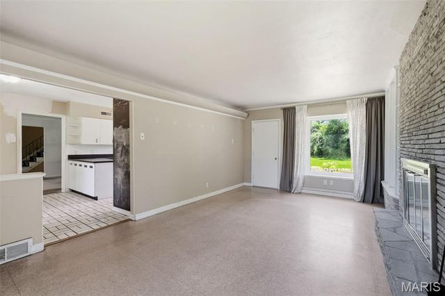 13 Terrace Gardens, Frontenac, MO 63131