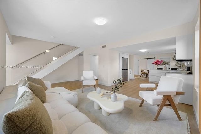 7994 Crespi Blvd, Miami Beach, FL 33141