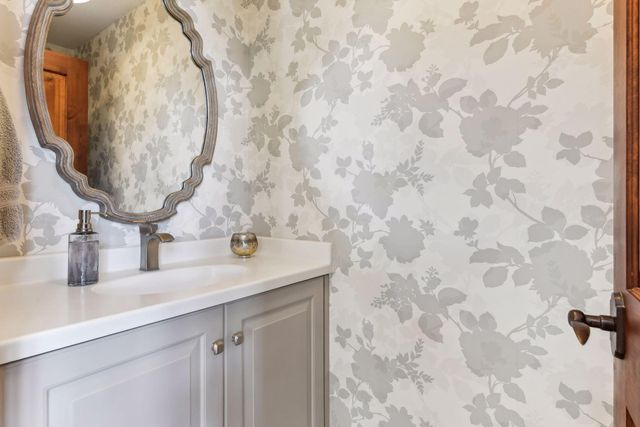 5816 Northwood Drive, Edina, MN 55436