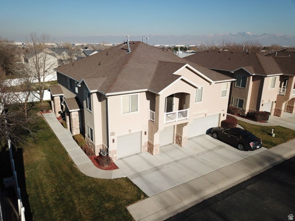 Image 16 of property listing at 6986 W HARLECH LN, West Valley City, UT 84128