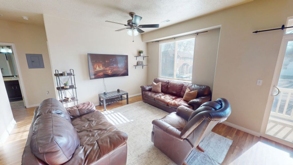 Image 5 of property listing at 6986 W HARLECH LN, West Valley City, UT 84128