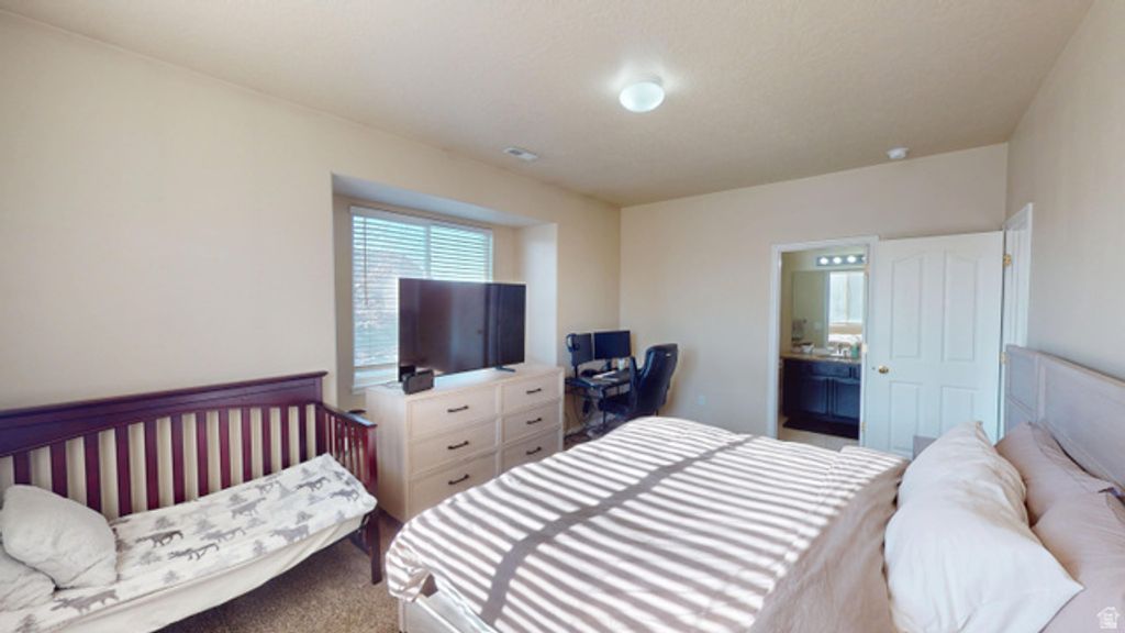 Image 7 of property listing at 6986 W HARLECH LN, West Valley City, UT 84128