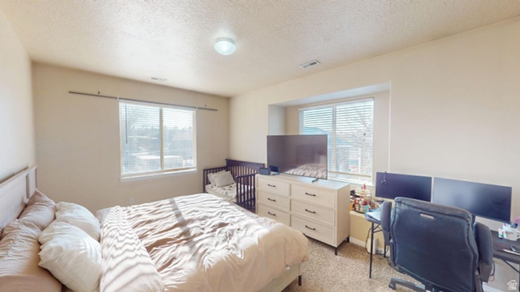 Image 8 of property listing at 6986 W HARLECH LN, West Valley City, UT 84128