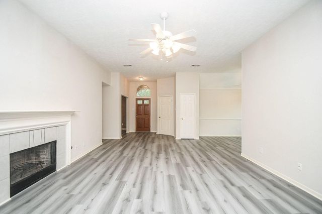 6811 Shelby Oaks Drive, Richmond, TX 77407