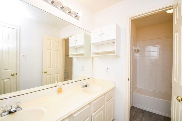 6811 Shelby Oaks Drive, Richmond, TX 77407