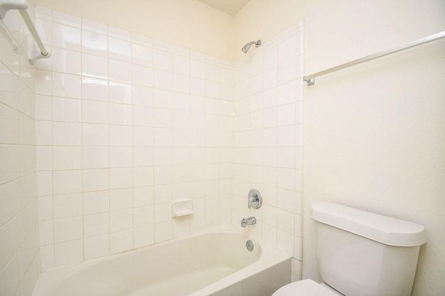 6811 Shelby Oaks Drive, Richmond, TX 77407