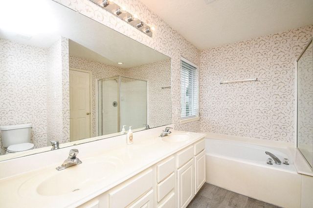 6811 Shelby Oaks Drive, Richmond, TX 77407