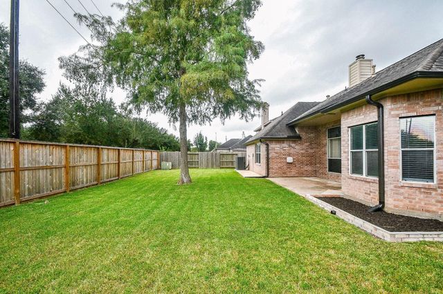 6811 Shelby Oaks Drive, Richmond, TX 77407