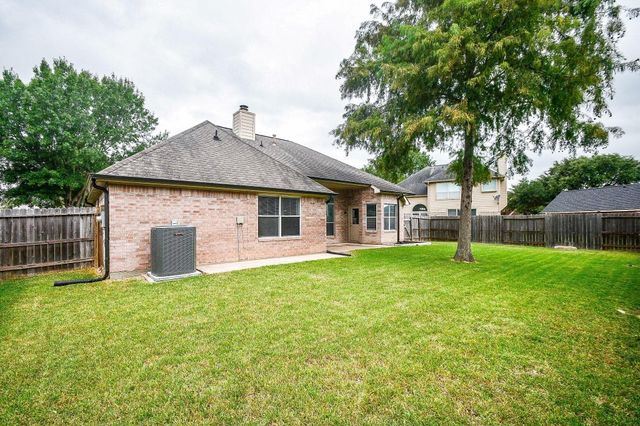 6811 Shelby Oaks Drive, Richmond, TX 77407