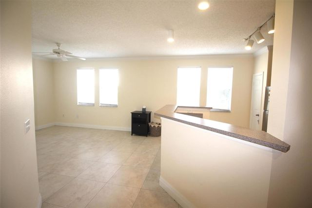 533 NE 3rd Avenue 227, Fort Lauderdale, FL 33301