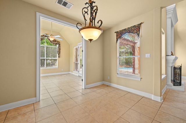 111 WHITLEY DR, Austin, TX 78738