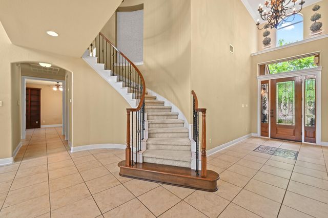 111 WHITLEY DR, Austin, TX 78738