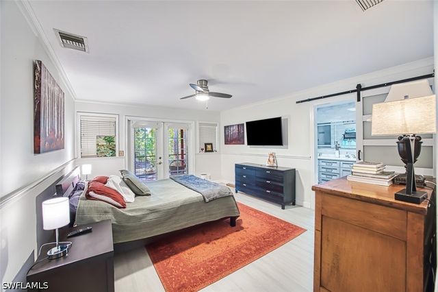 2490 Outrigger LN, Naples, FL 34104