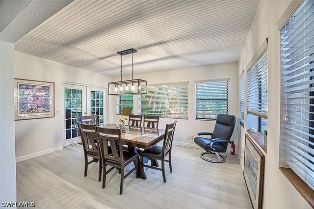 2490 Outrigger LN, Naples, FL 34104