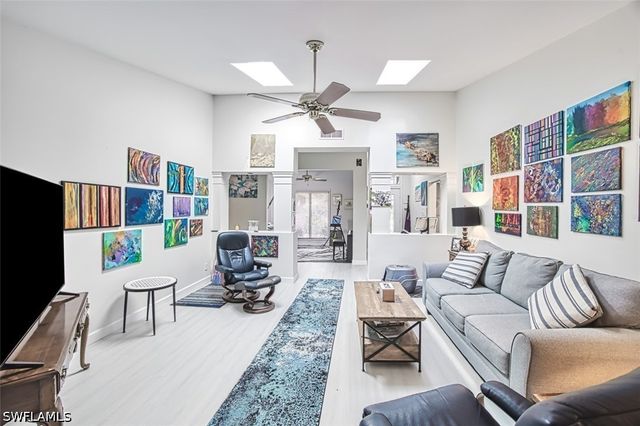 2490 Outrigger LN, Naples, FL 34104