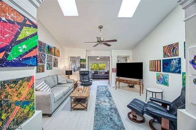 2490 Outrigger LN, Naples, FL 34104