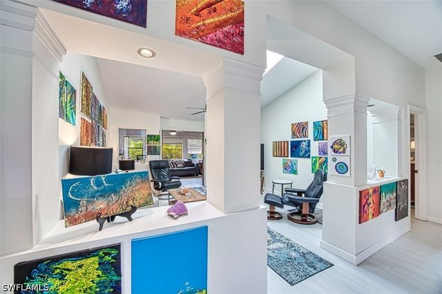 2490 Outrigger LN, Naples, FL 34104