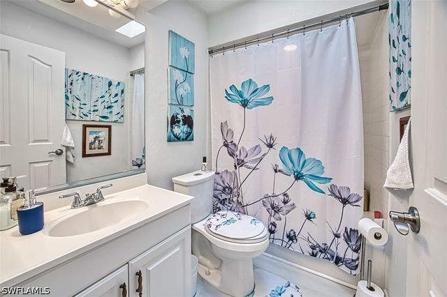 2490 Outrigger LN, Naples, FL 34104