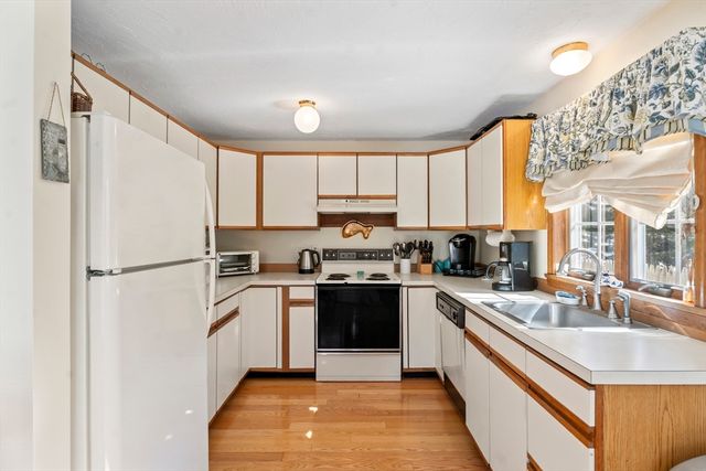 52 Windsor Drive, Edgartown, MA 02539