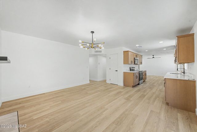 2902 W Vermont Street, Tucson, AZ 85746