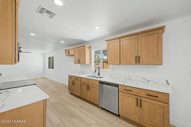 2902 W Vermont Street, Tucson, AZ 85746
