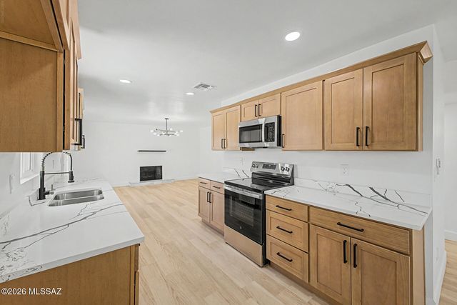 2902 W Vermont Street, Tucson, AZ 85746