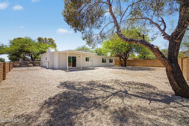 2902 W Vermont Street, Tucson, AZ 85746