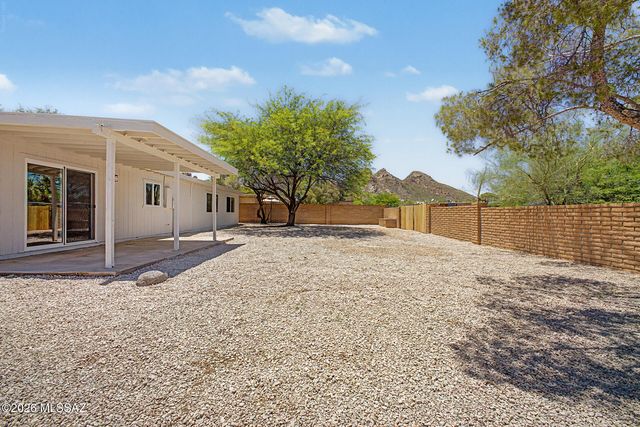 2902 W Vermont Street, Tucson, AZ 85746
